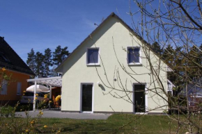K83 - Modernes Ferienhaus mit Aussensauna und Sonnenterrasse am See in Roebel in Röbel/Müritz